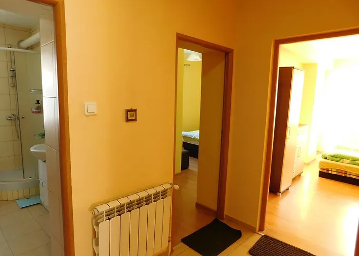 Goscinne Dastin * אוסטראון