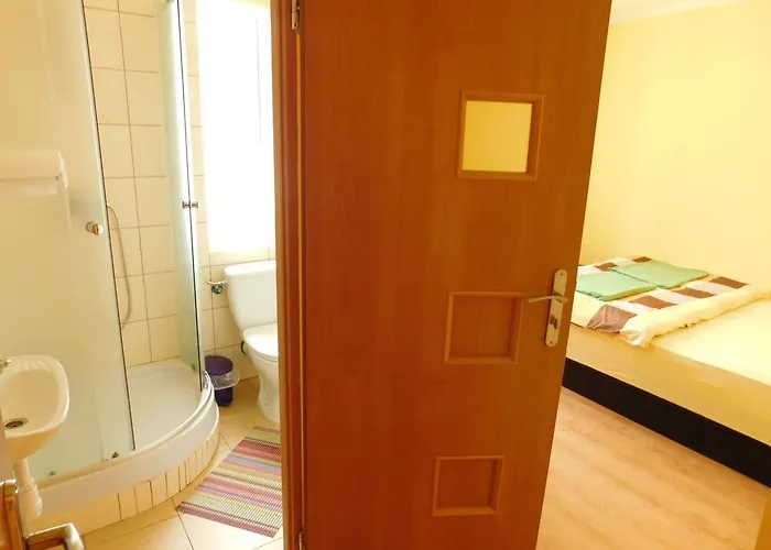 Goscinne Dastin מלון *